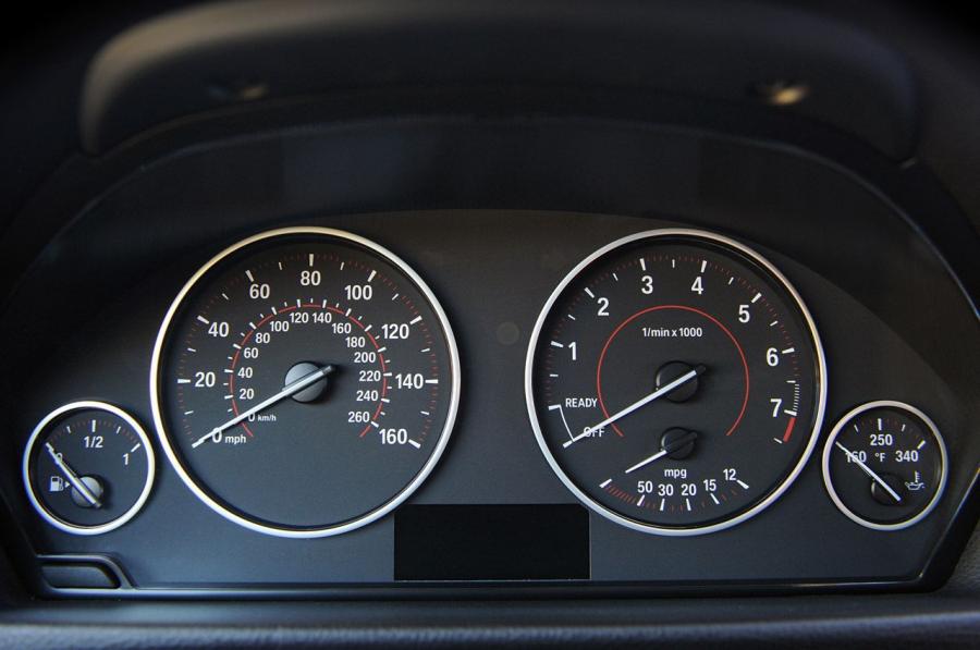  BMW 335i 2012 года  (фото 31 из 61)